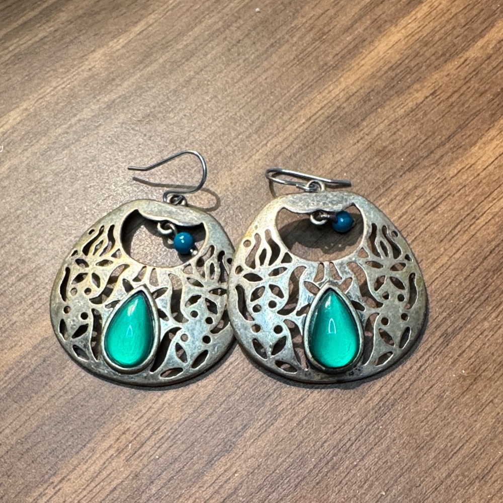 Source Unknown Teardrop Green Stone Filigree Dangle Earrings